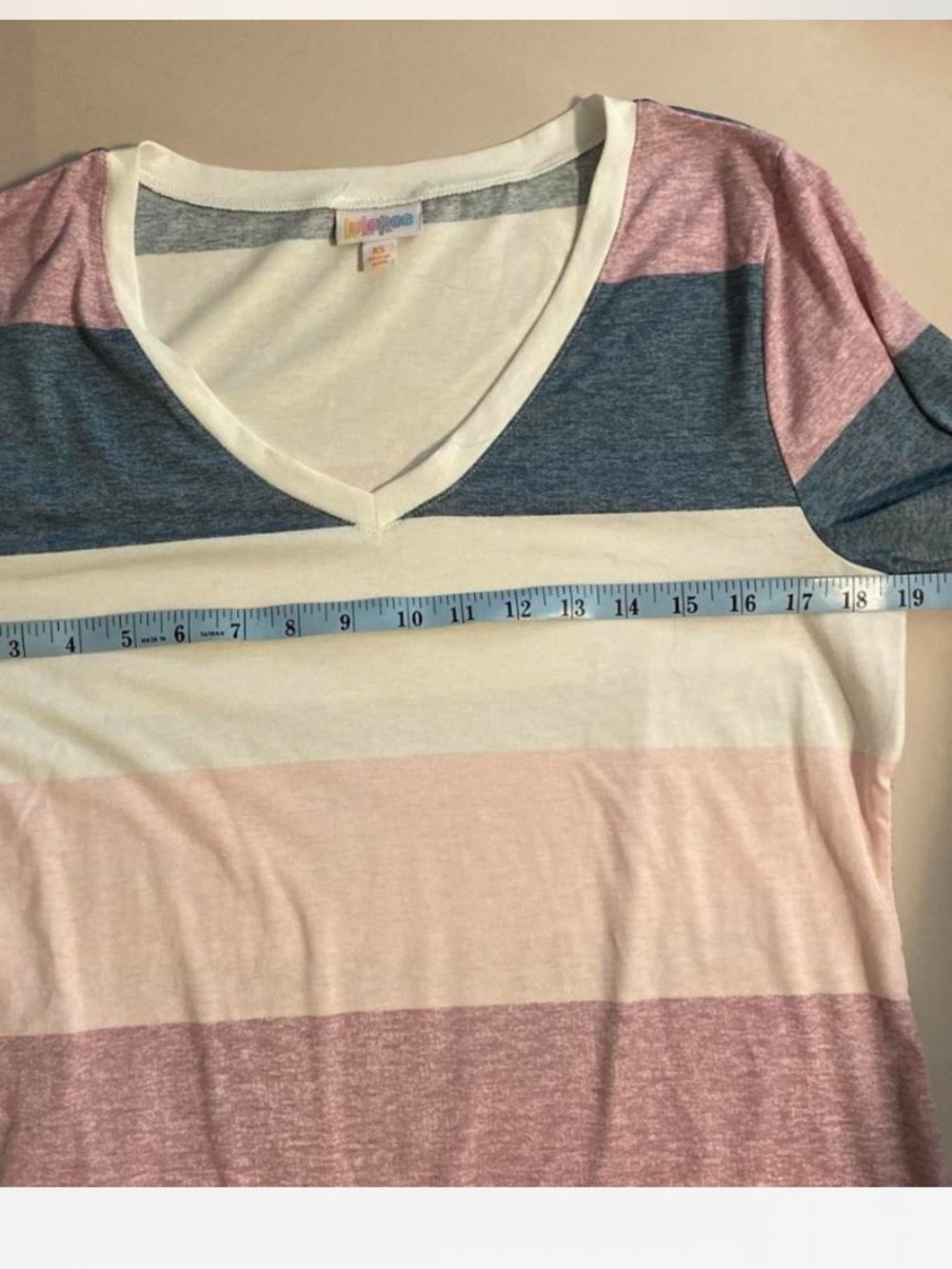 LuLaRoe Striped V-Neck Tee in Pink, Blue & White Sz S